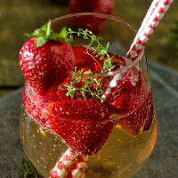 gin tonic de frutilla